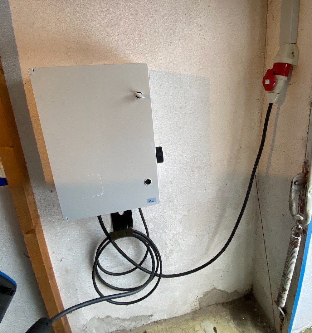 Ladestation an CEE-Stecker