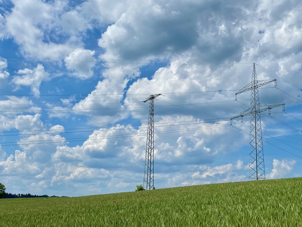 Eine Stromleitung braucht auch Blindleistung